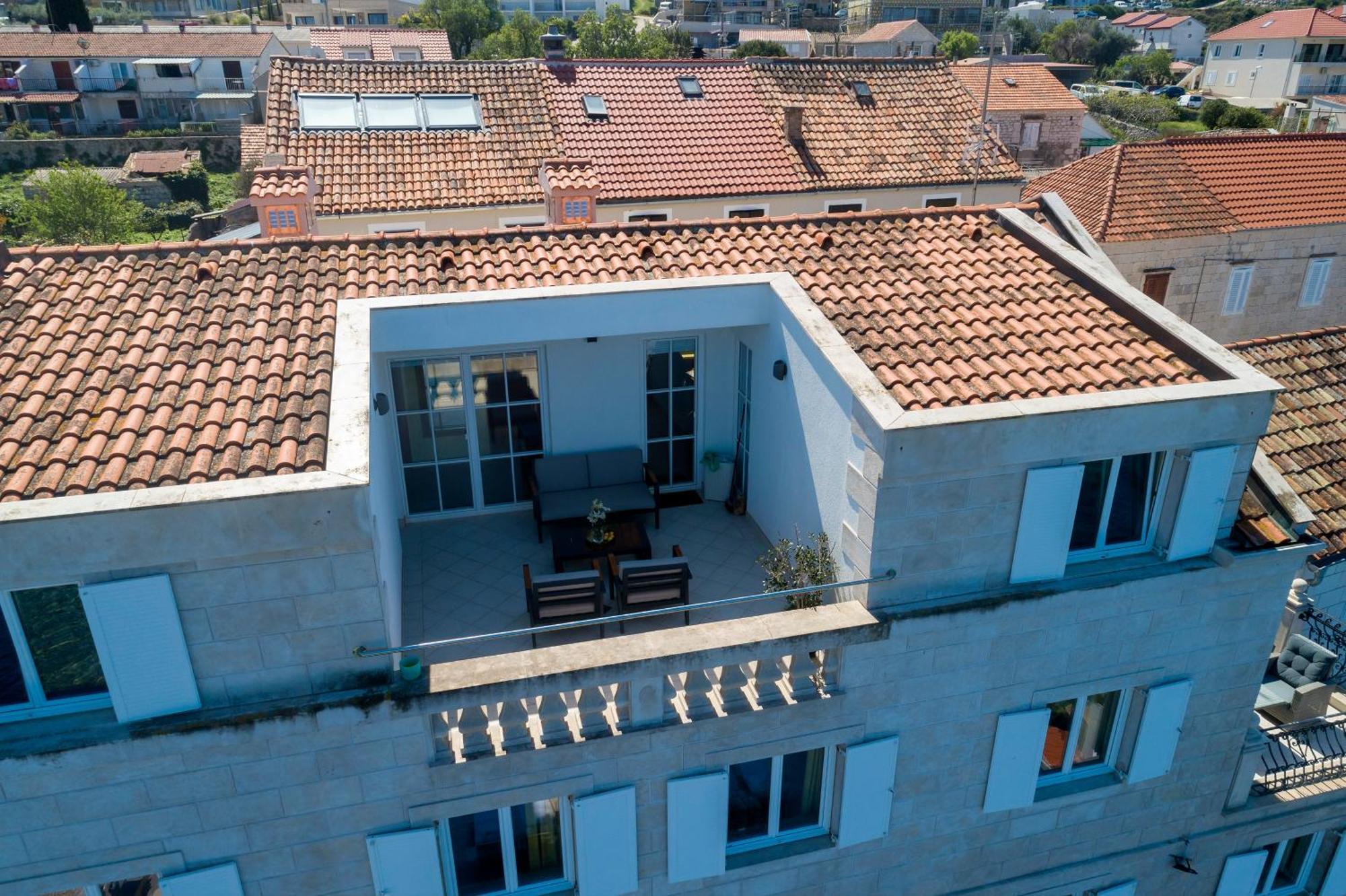 Seafront Penthouse Apartment Vis
